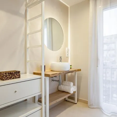 Art House Paral-lel Sant Antoni Apartment *